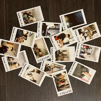 Polaroidok a közös vacsorák és események pillanataiból